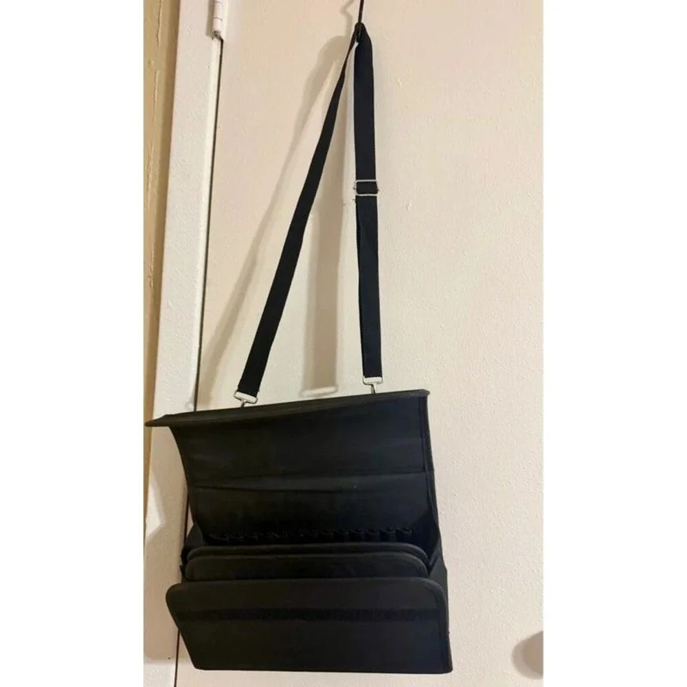 other black hanging